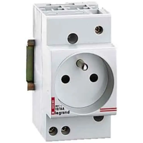 PRESE MODULARI-2P+T Std francese 2,5M - LEGRAND 004280